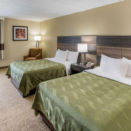 Quality Inn & Suites Plattsburgh Oda fotoğraf