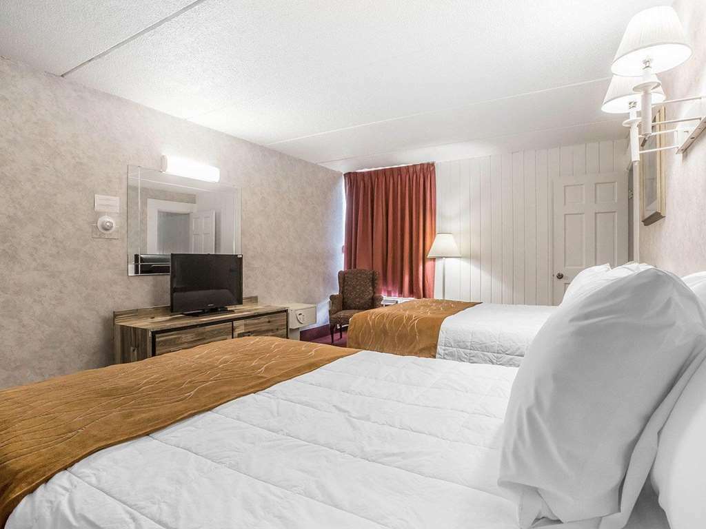 Quality Inn & Suites Plattsburgh Oda fotoğraf