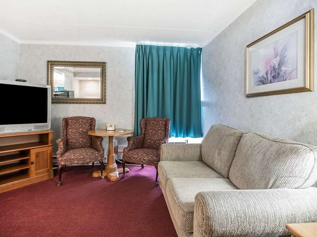 Quality Inn & Suites Plattsburgh Oda fotoğraf