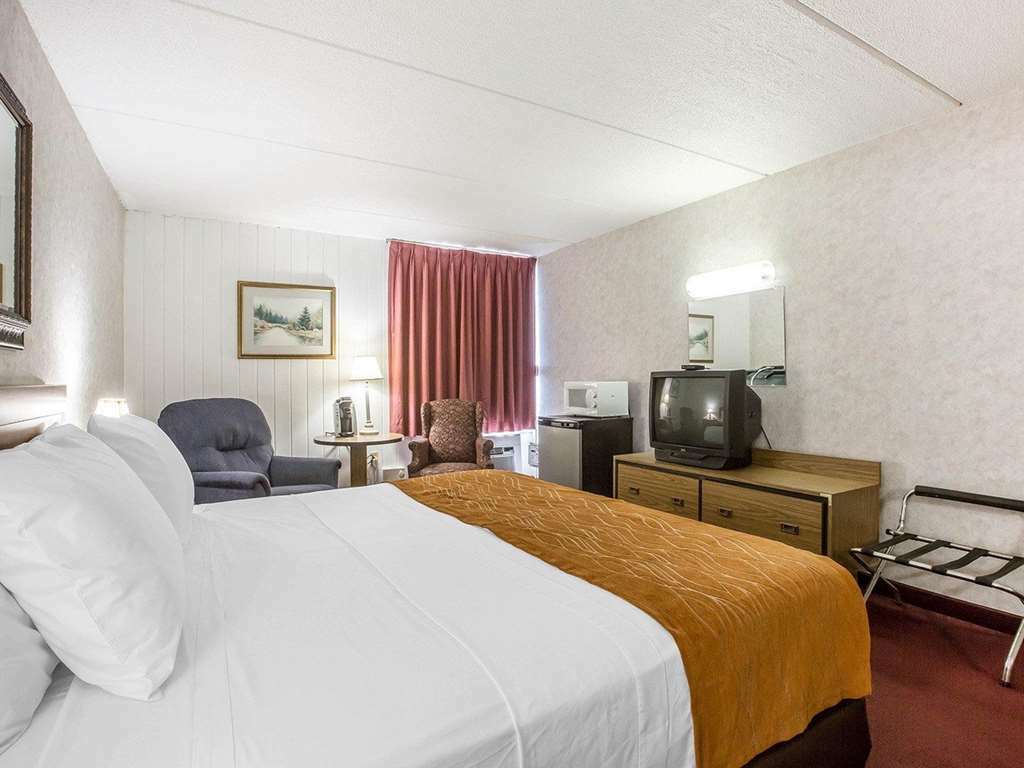 Quality Inn & Suites Plattsburgh Oda fotoğraf