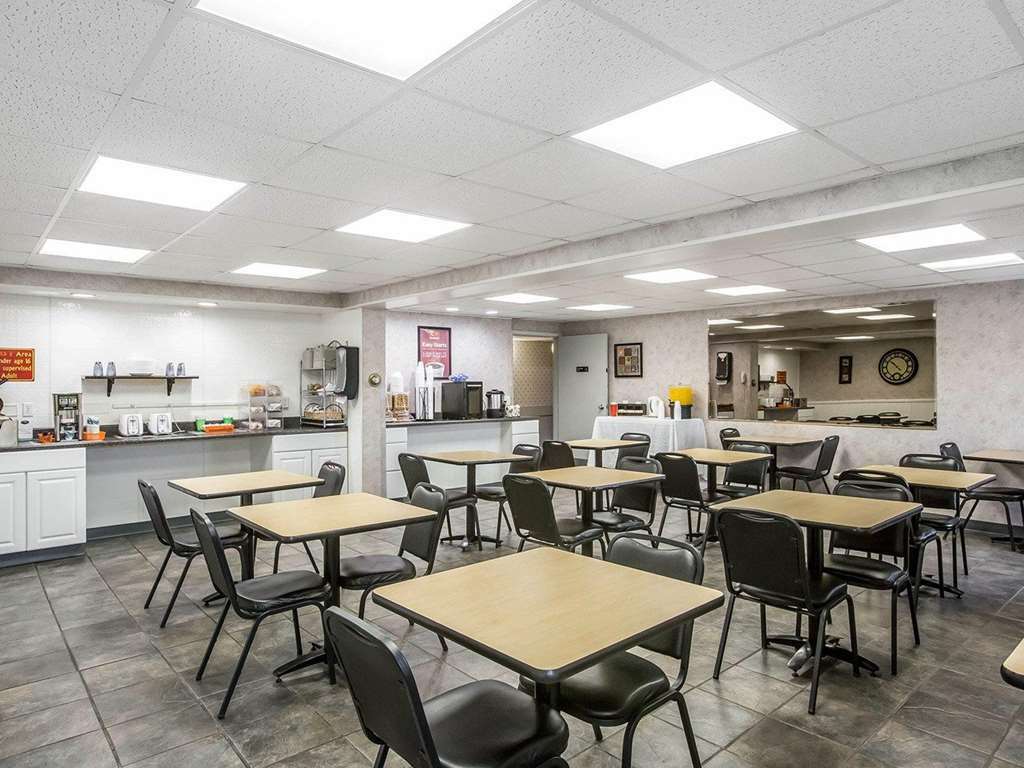 Quality Inn & Suites Plattsburgh Restoran fotoğraf